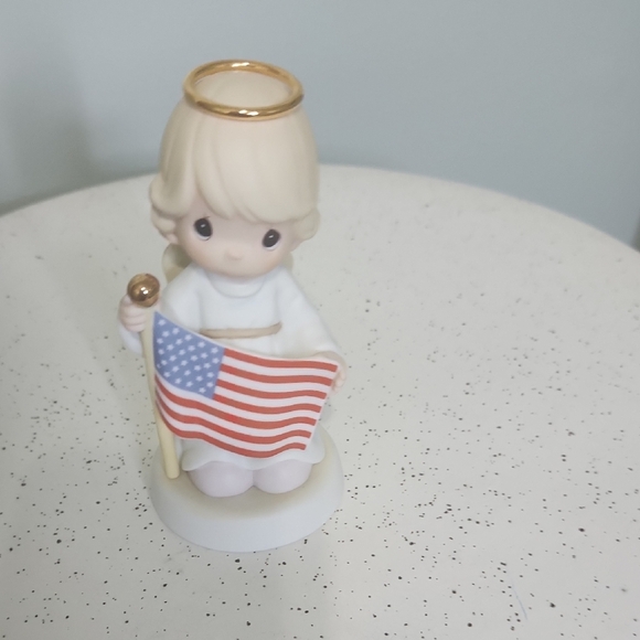 Precious Moments Angel Figurine with American Flag - Gold and White - Picture 1 of 1